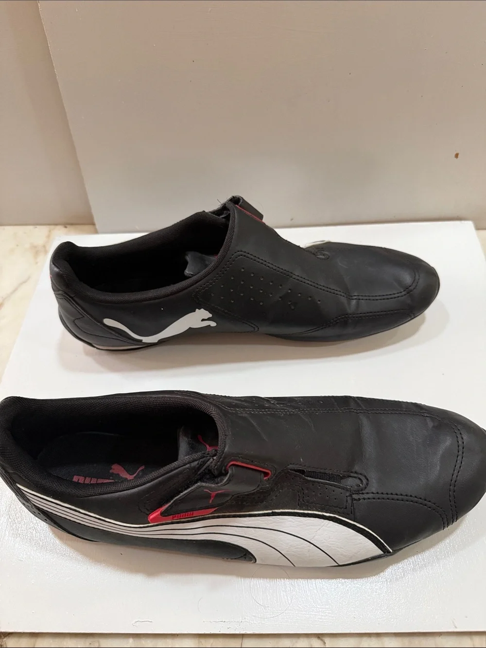 PUMA REDON MENS 13 MOVE DRIVING SHOES BLACK WHITE ADJUSTABLE CASUAL SNEAKERS